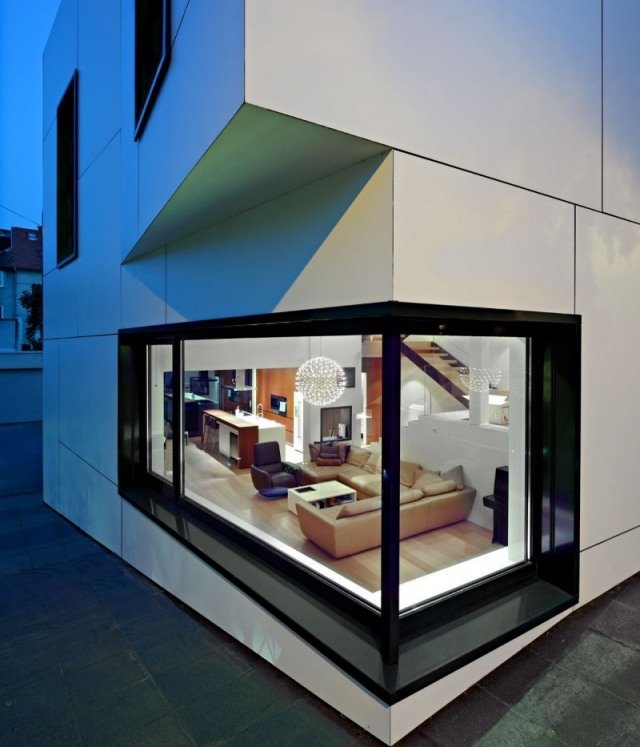 enfamiljshus design modern a-en vit fasadbeklädnad-glas