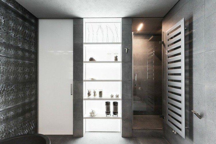 ställa upp 1 rums lägenhet garderob hylla belysning modernt duschrum