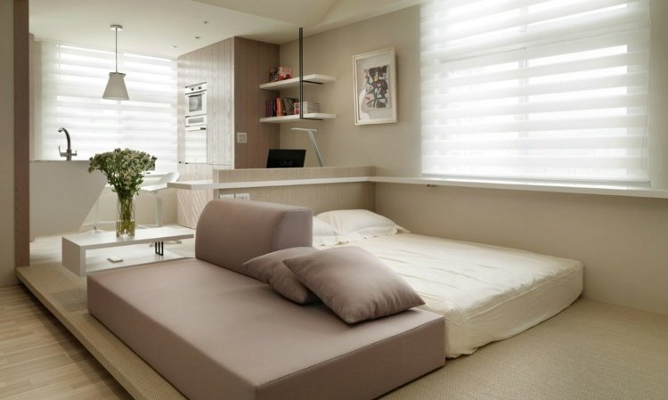1 rums lägenhet inrättad sovplats vardagsrum fönster persienner