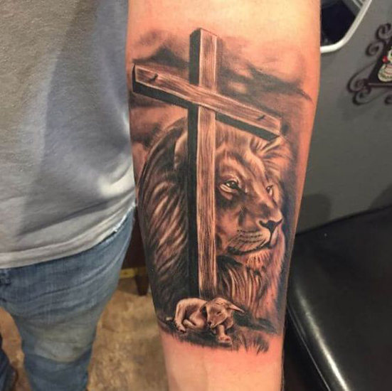Parhaat kristilliset tatuointimallit merkityksillä 3