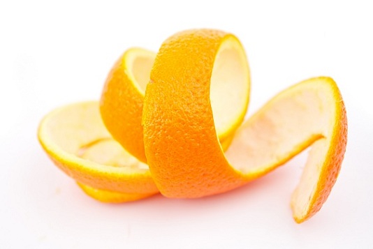 Oranssi kuori ja maito kasvonaamio