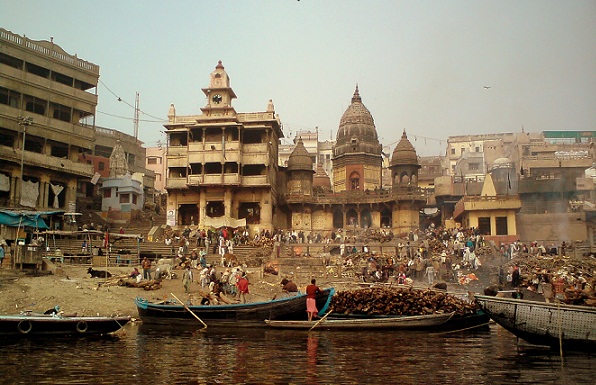 Varanasin matkailukohteet-Manikarnika Ghat