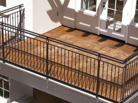 Balkong terrassgolv träplattor