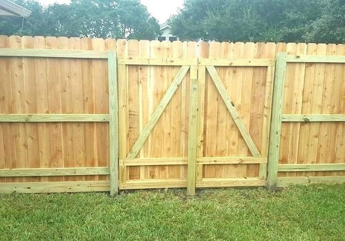 Διπλές πύλες φράχτη
