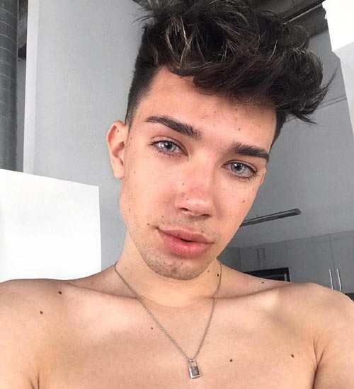 James Charles χωρίς μακιγιάζ 1