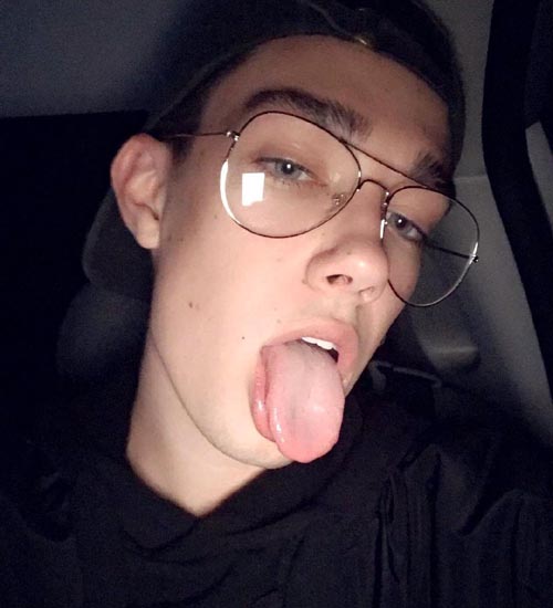 James Charles χωρίς μακιγιάζ 7