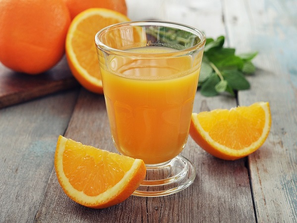 Καταπληκτικός χυμός πορτοκαλιού για μαύρους κύκλους γύρω από τα μάτια