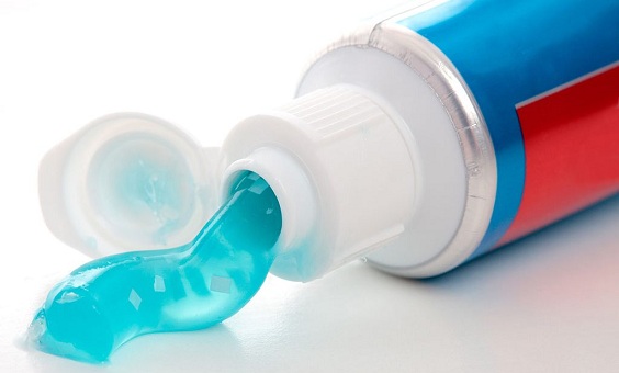 Οδοντόκρεμα για κοριοί & amp; Αντιμετωπίστε τα τσιμπήματα