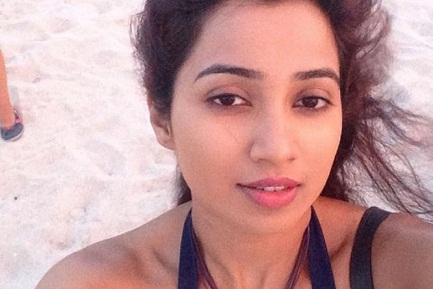 Shreya Ghoshal ilman meikkiä9