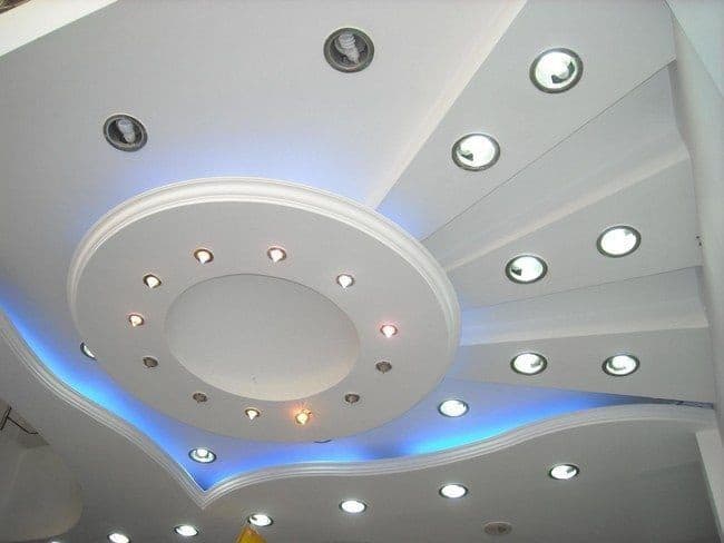 Στρογγυλά σχέδια οροφής για σαλόνι