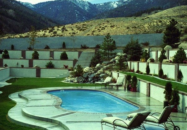 Terrasser-växter-berg-landskap-pool