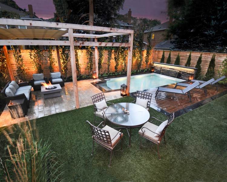 Tips-trädgårdsdesign-integritetsskydd-belysning-pool-trädgårdsmöbler-träpergola