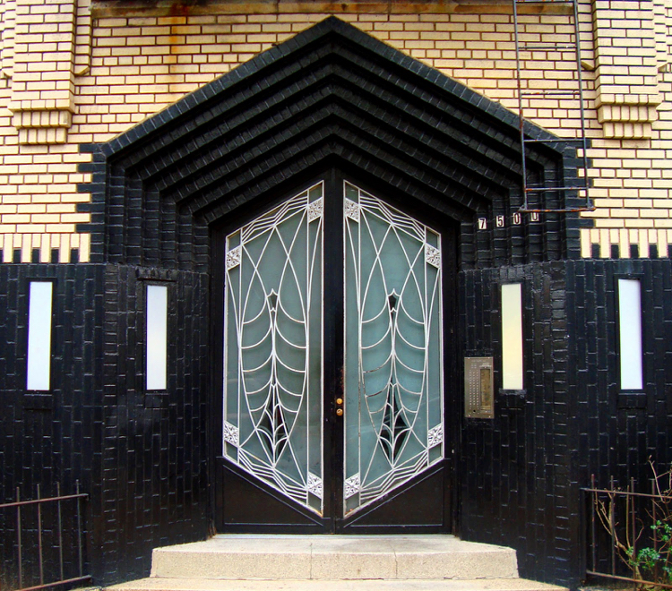 Art Nouveau ytterdörr klinker tegel fasad svartvitt kontrast