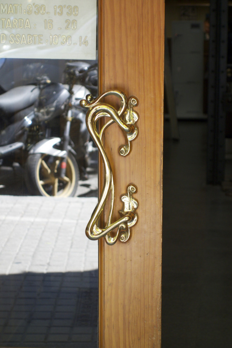 Art Nouveau dörrhandtag i mässing