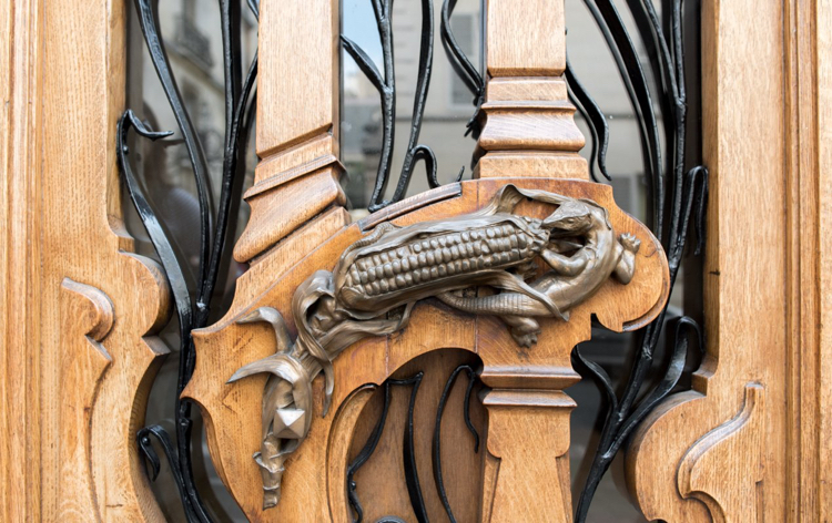 historisk dörr massivt trä prydnader Art Nouveau ödla