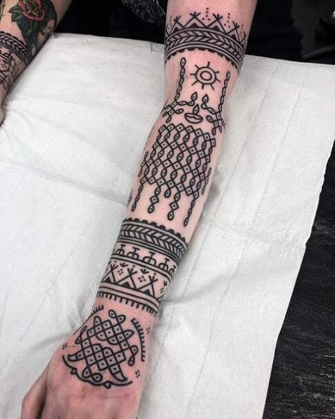 Tribal Tattoo mallit