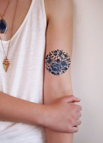 Kukka -tatuointi