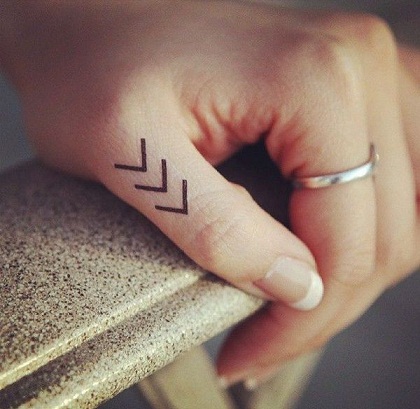 Τατουάζ στο δάχτυλο