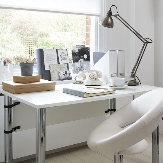 Levande idéer hemmakontor vit modern blandning av stilar stol
