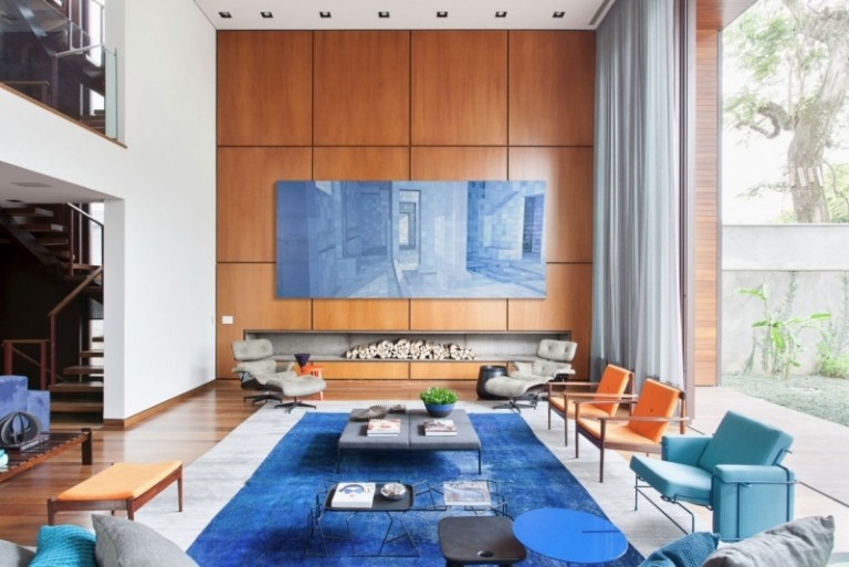Idéer-vardagsrum-blå-matta-moderna möbler