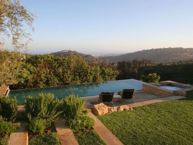 Trädgårdsdesign-träig landskap-pool-däck-utsikt terrass-sluttning läge