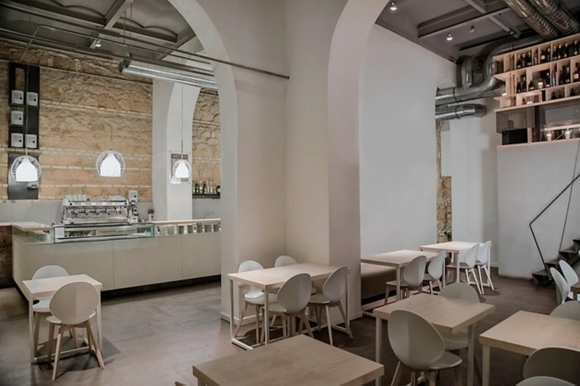 italienska restauranger stenvägg vita väggar