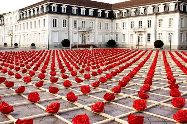 tusen rosor två broar offentlig konstinstallation ottmar Hörl