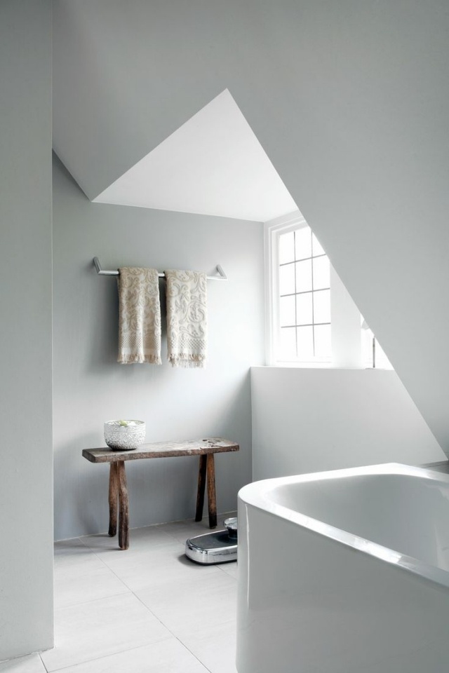 minimalistiska-badrum-ljus-spel-betona-arkitekturen-rustika-badrum-tillbehör