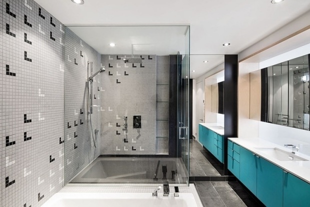 badrum-trend-design-diskbänk-skåp-turkos-vägg-kakel-mosaik
