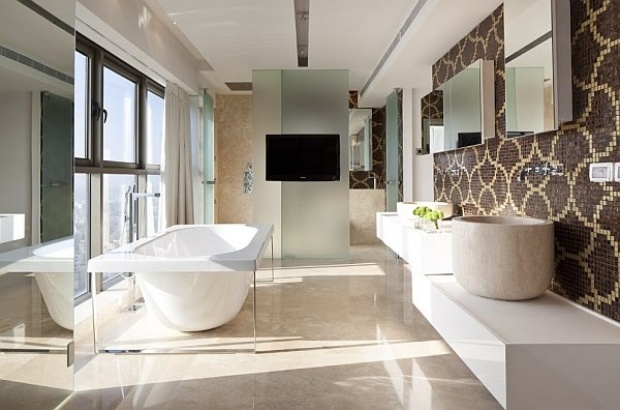 minimalistisk-badrum-design-brun-kakel-mosaik-dekorativ-badkar-vit-oval
