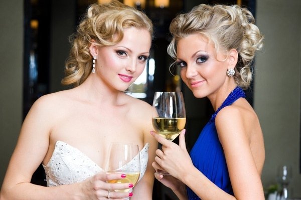 Abiball Trends 2014 att välja snygga klänningar och frisyrer