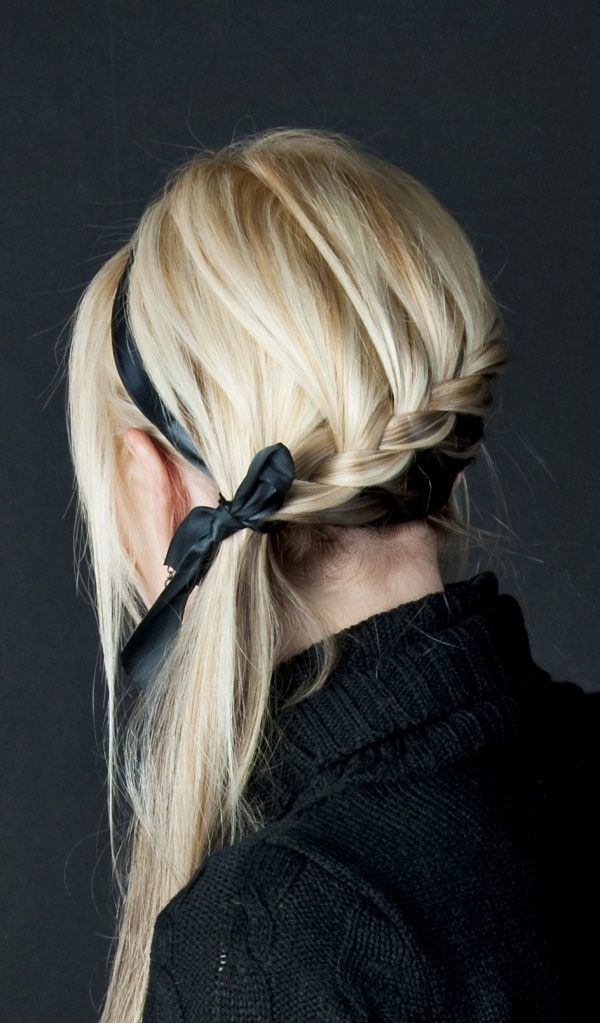 Fläta hår till en fläta frisyr idéer med svart hår band styling