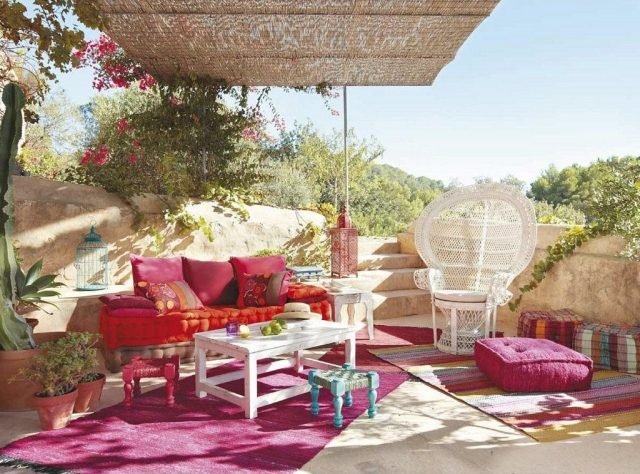 fantasifulla-design-av-utomhus-området-matta-rosa-designer-fåtölj-växt tråg