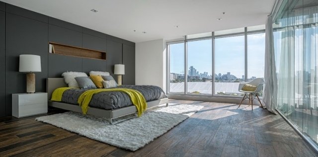 sovrum-grå-vägg design-hylla-nisch-trägolv-vit-matta