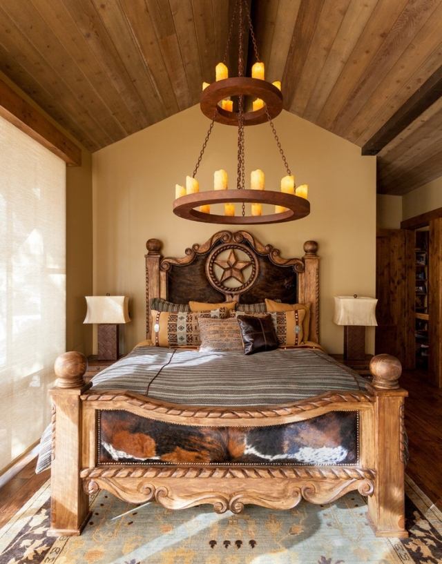 rustikt-sovrum-massivt-trä-säng-carving-vintage-ljuskrona-ljus