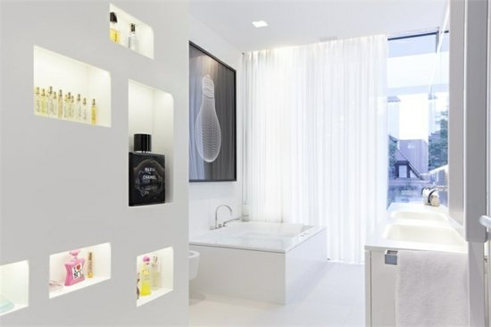 Dröm badrum vit minimalistisk modern