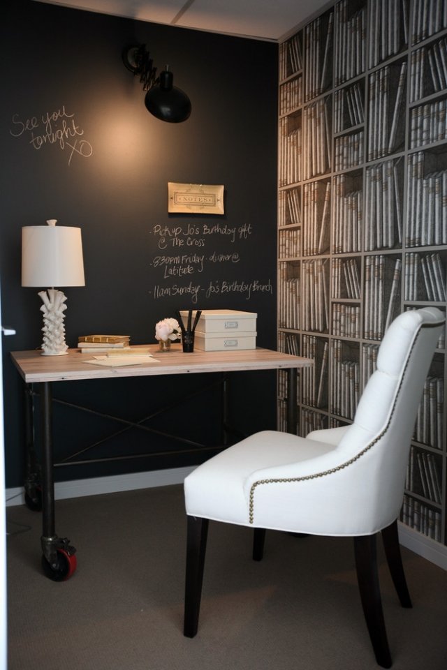 Hem-kontor-tavla-färg-accent-vägg-tapeter-bokhyllor-illusion