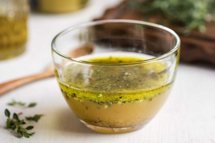 Vinaigrette är en instabil emulsion gjord av ättika och olja