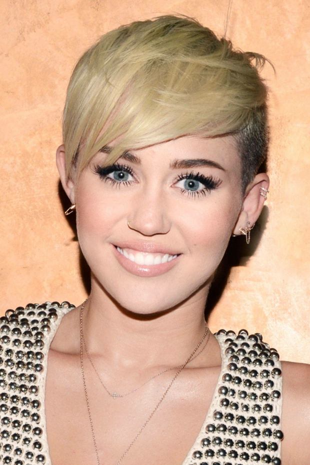 Haircuts Stars Miley Cirus Bob Frisyr Bangs Oblique Ideas