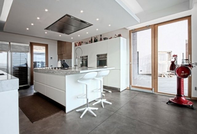 modern-vit-kök-kök-ö-pall-golv-grå-betong-optik