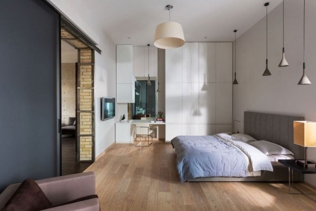 liten lägenhet möbler sovrum trägolv