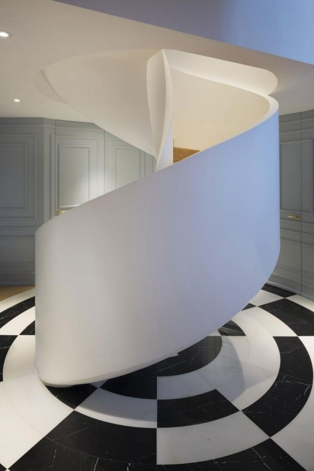 spiraltrappa modern vit skulptural design golvmosaik