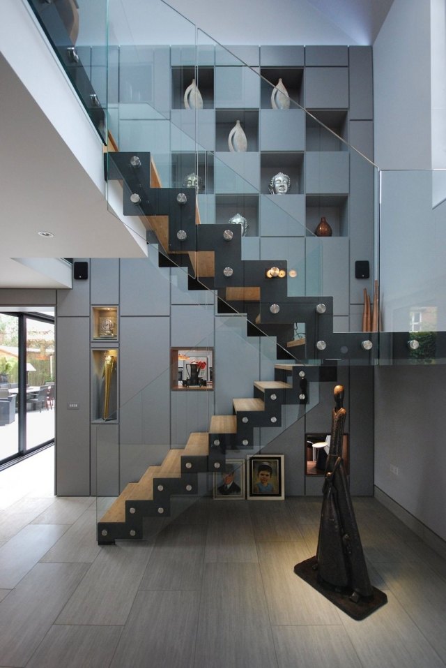 trappor idéer metall kinder trästeg glasräcke vägg nischer deco
