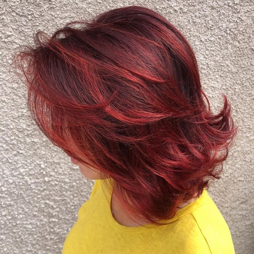 Κόκκινο Balayage σε μεσαία μαλλιά