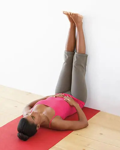 Legs Up The Wall Pose - γιόγκα για μείωση του άγχους