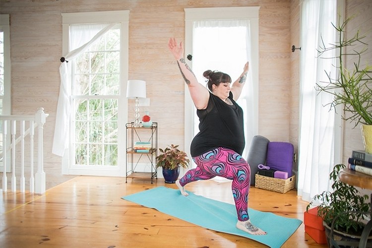 Myter om yoga för överviktiga personer Möjligt Amber-Karnes