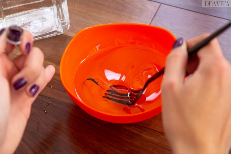 enkla experiment för barn rör skål gaffel