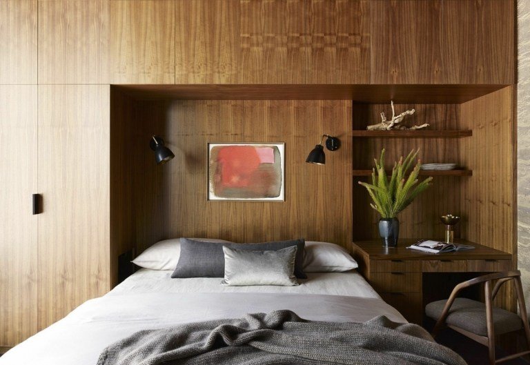 Möblera 12 kvm rum med inbyggd garderob och integrerad säng och skrivbord
