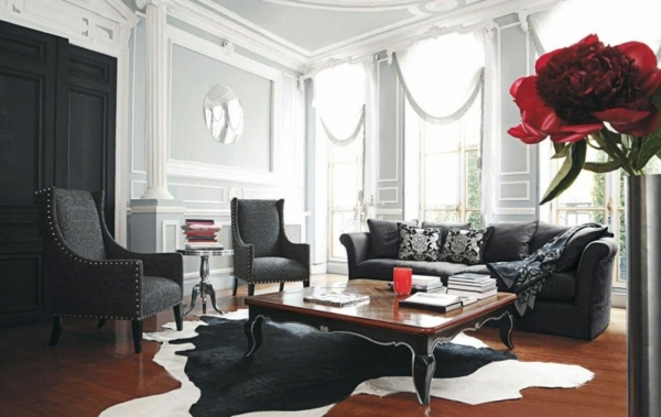 elegant-klassiskt-vardagsrum-svart-soffa