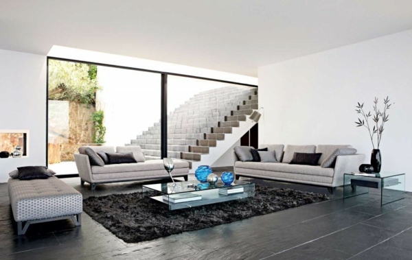 grå-soffa-blå-konstverk